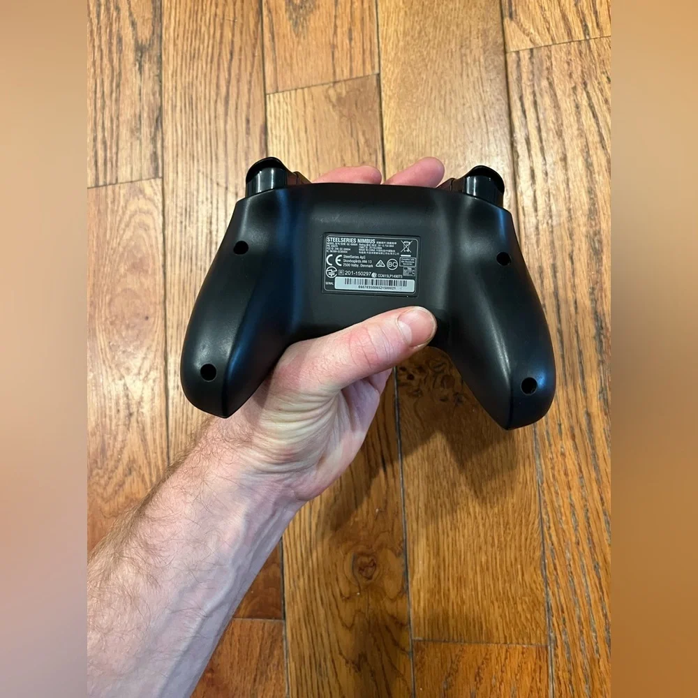 SteelSeries Nimbus⁠ Model GC-00004⁠ PN 69070 Wireless Gaming Controller Untested